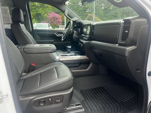 Used 2022 Chevrolet Silverado 1500 LTZ AWD/4WD image 15