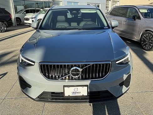 Certified 2025 Volvo XC40 B5 Core image 12