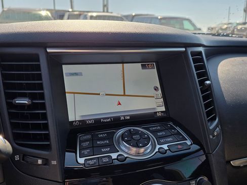 Used 2017 INFINITI QX70 2WD w/ Limited Package image 16