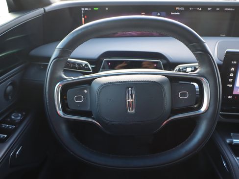 Used 2024 Lincoln Nautilus Reserve w/ Equipment Group 202A image 15