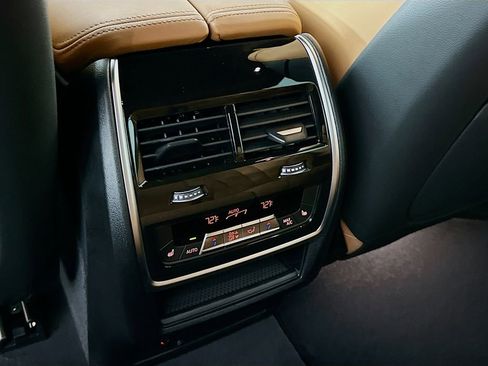 New 2026 BMW X7 xDrive40i w/ M Sport Package image 18