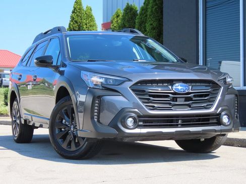 Used 2025 Subaru Outback Onyx Edition AWD/4WD image 2