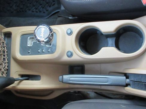 Used 2014 Jeep Wrangler Unlimited Sahara w/ Dual Top Group AWD/4WD image 29