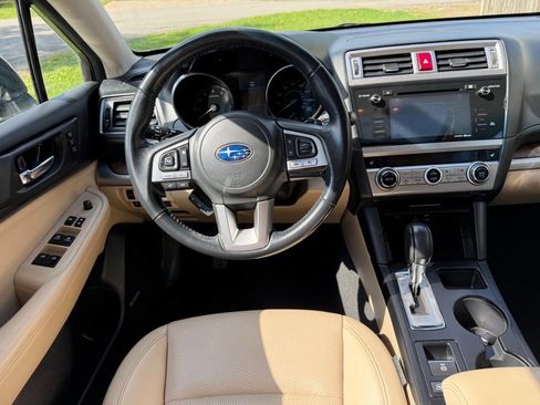 Used 2016 Subaru Outback 3.6R Limited AWD/4WD image 10