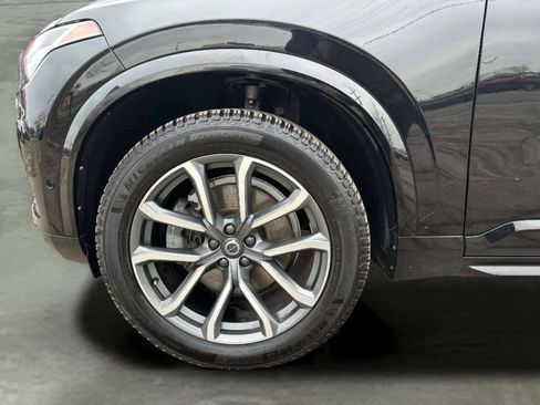 Used 2018 Volvo XC90 T6 Momentum w/ Convenience Package AWD/4WD image 36