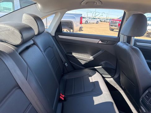 Used 2021 Volkswagen Passat 2.0T SE image 29