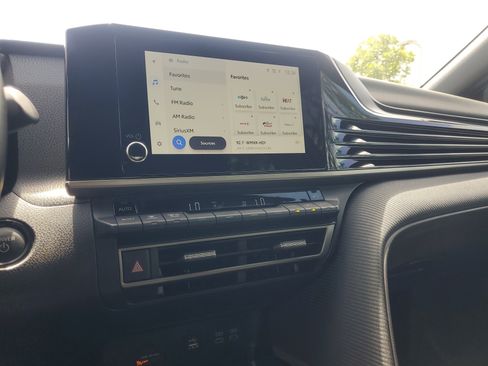 Used 2025 Toyota Camry SE image 24