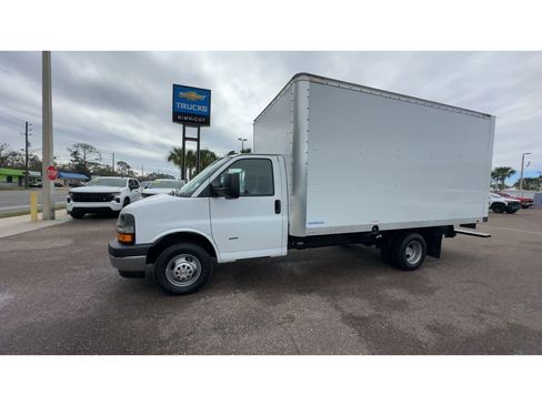 New 2024 Chevrolet Express 3500 Work Van w/ Power Convenience Package image 4