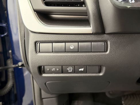 Used 2024 Nissan Rogue SV AWD/4WD image 15