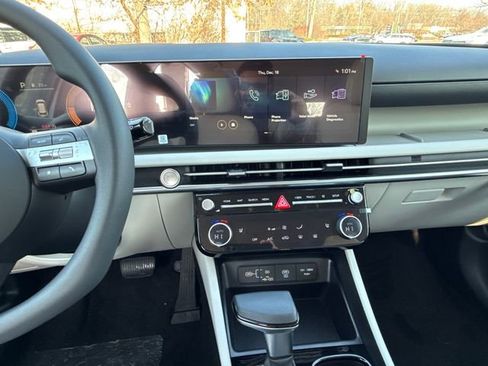 New 2026 Hyundai Tucson SEL image 17