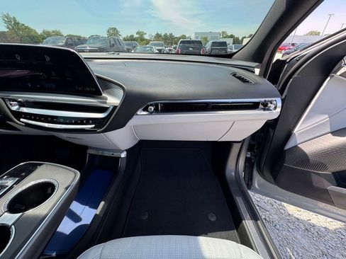 Used 2024 Cadillac Lyriq Luxury AWD/4WD image 29