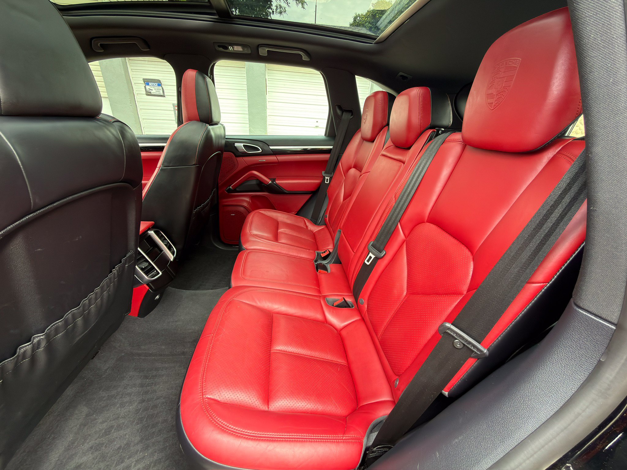 Used 2018 Porsche Cayenne Platinum Edition AWD/4WD image 18