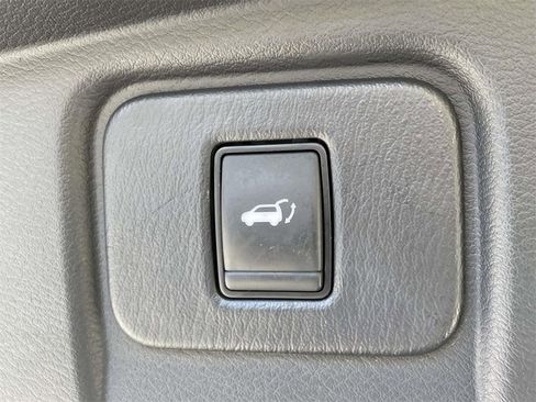 Used 2018 Nissan Murano SL w/ Midnight Edition Package image 7