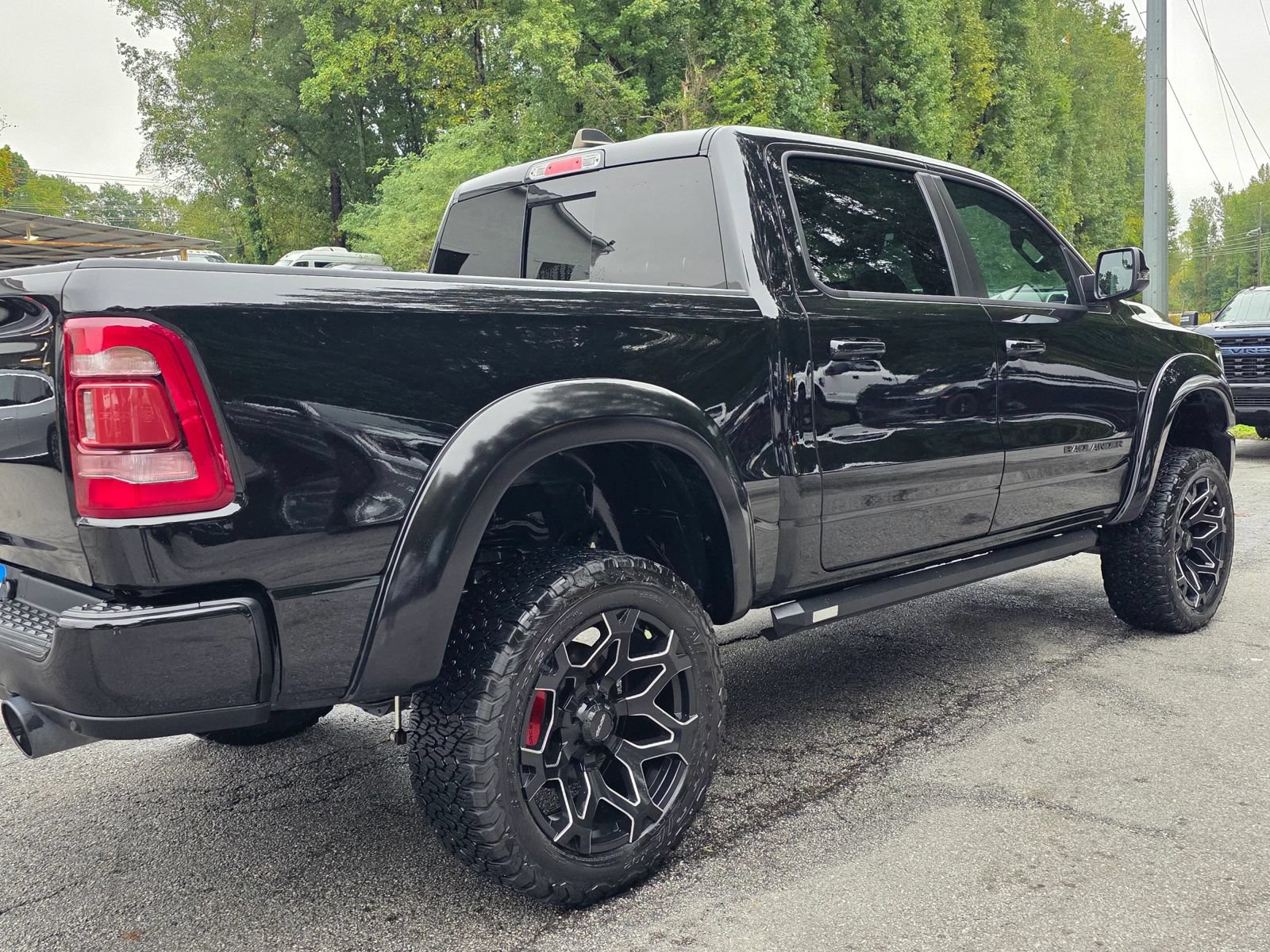 Used 2024 RAM 1500 Laramie AWD/4WD image 39