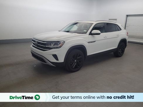 Used 2022 Volkswagen Atlas Cross Sport SE w/ Panoramic Sunroof Package FWD image 1