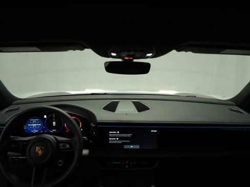 Certified 2025 Porsche Macan Electric image 16