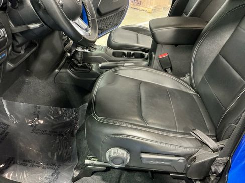 Used 2022 Jeep Wrangler Unlimited Sahara image 17