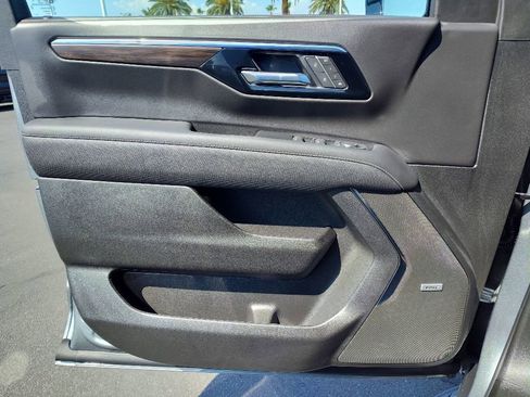 New 2025 Chevrolet Suburban Premier image 10