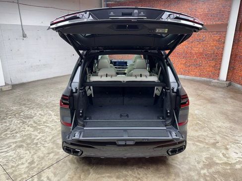 New 2026 BMW X7 M60i image 26