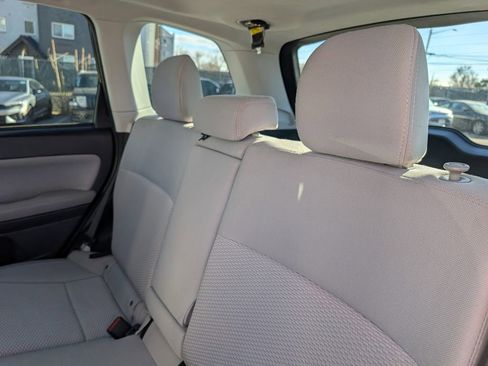 Used 2018 Subaru Forester 2.5i Premium w/ All-Weather Package image 15
