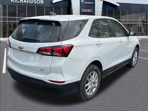 Used 2024 Chevrolet Equinox LS AWD/4WD image 3