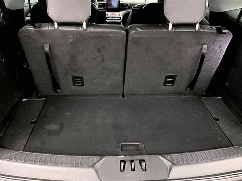 Certified 2022 Ford Explorer XLT w/ Equipment Group 202A image 35