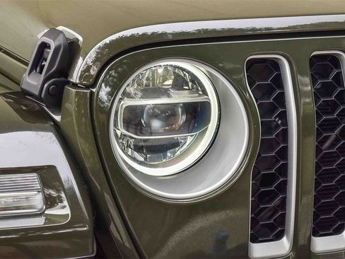 Used 2022 Jeep Wrangler Unlimited Sahara image 8