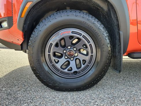 Certified 2025 Nissan Frontier PRO-4X w/ Pro Premium Package AWD/4WD image 9
