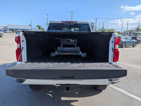 Used 2020 Chevrolet Silverado 2500 High Country image 13