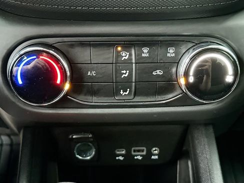 Used 2021 Chevrolet TrailBlazer LS w/ LPO, Blackout Package image 16