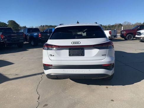 Used 2023 Audi Q4 e-tron Premium Plus w/ Premium Plus image 6