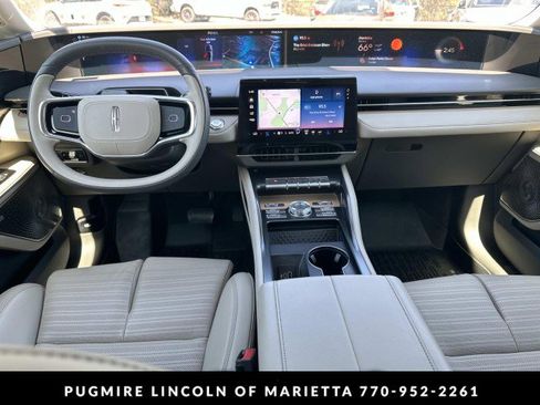 Used 2025 Lincoln Nautilus Reserve AWD/4WD image 14