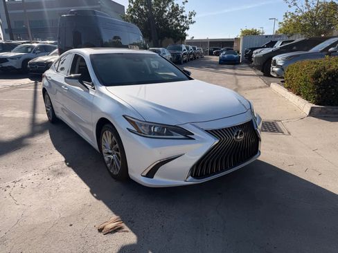 Used 2020 Lexus ES 350 w/ Accessory Package FWD image 7
