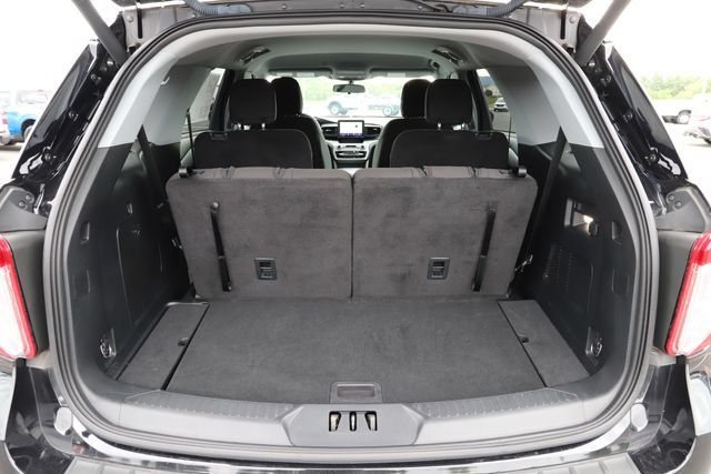 Used 2023 Ford Explorer XLT AWD/4WD image 6