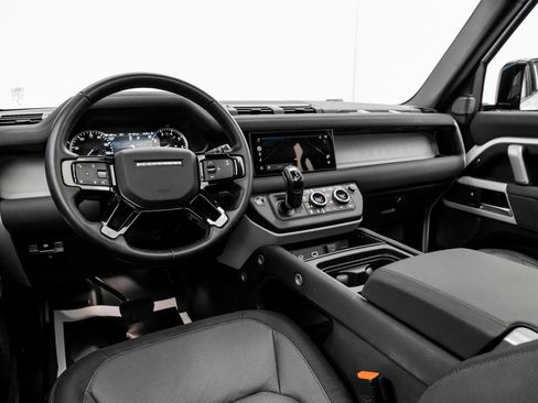 Used 2023 Land Rover Defender 110 X-Dynamic SE image 34