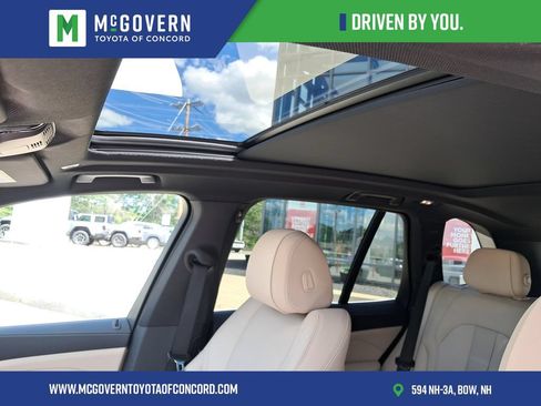 Used 2022 BMW X5 xDrive45e w/ Premium Package AWD/4WD image 19