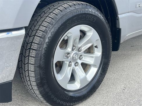 Used 2024 RAM 1500 Laramie image 9