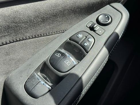 Used 2016 Nissan Maxima SR FWD image 31