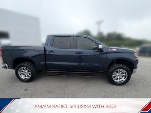 Used 2022 Chevrolet Silverado 1500 LT w/ Z71 Off-Road Package AWD/4WD image 4
