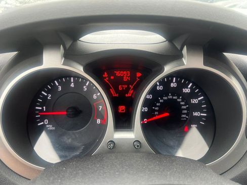 Used 2011 Nissan Juke SV image 12