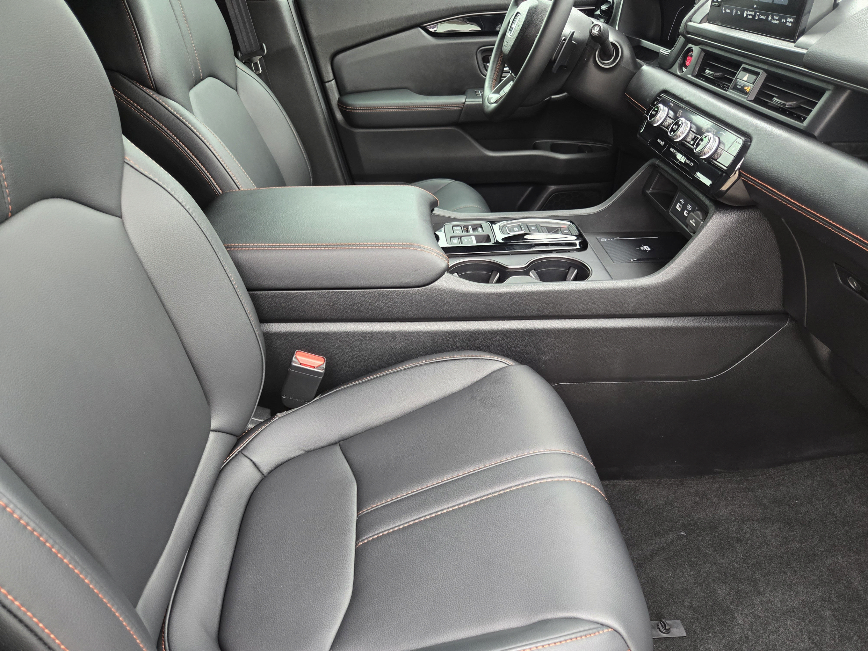 Certified 2025 Honda Pilot TrailSport image 10