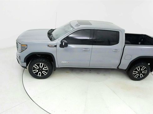 Used 2024 GMC Sierra 1500 AT4 w/ Technology Package AWD/4WD image 14