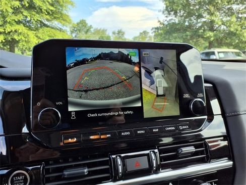 Certified 2024 Nissan Pathfinder SL image 15