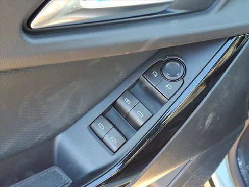 New 2026 Chevrolet Equinox LT image 17