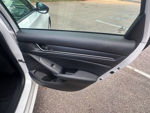 Used 2019 Honda Accord LX image 18