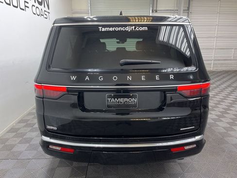 Used 2024 Jeep Wagoneer L Series III w/ Flexible Seating Group image 9