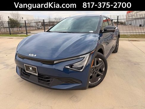 New 2025 Kia EV6 Light w/ Light LR Technology Package RWD image 1