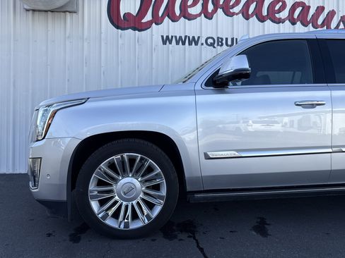 Used 2019 Cadillac Escalade ESV Platinum image 4