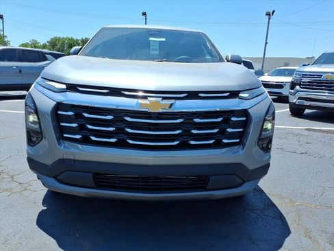 New 2026 Chevrolet Equinox LT w/ Convenience Package II FWD image 9