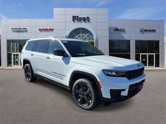 New 2025 Jeep Grand Cherokee L Altitude video 1